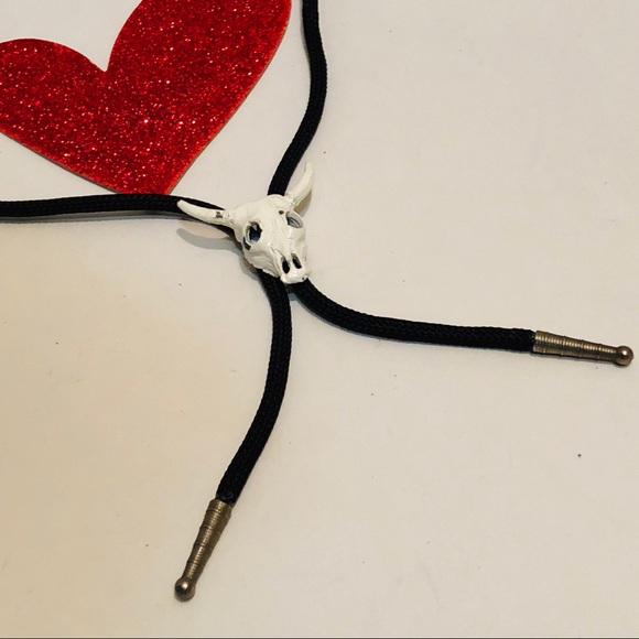 VINTAGE Buffalo skull head tie unique necklace. - Picture 5 of 6